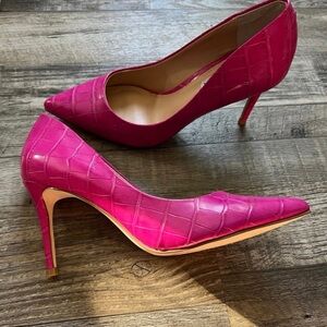 Steve Madden Fuchsia Crocodile-Patterned Heels